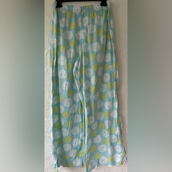 Bath and Body Work’s lightweight blue floral snap front pajama bottom pants; L - Picture 1 of 4